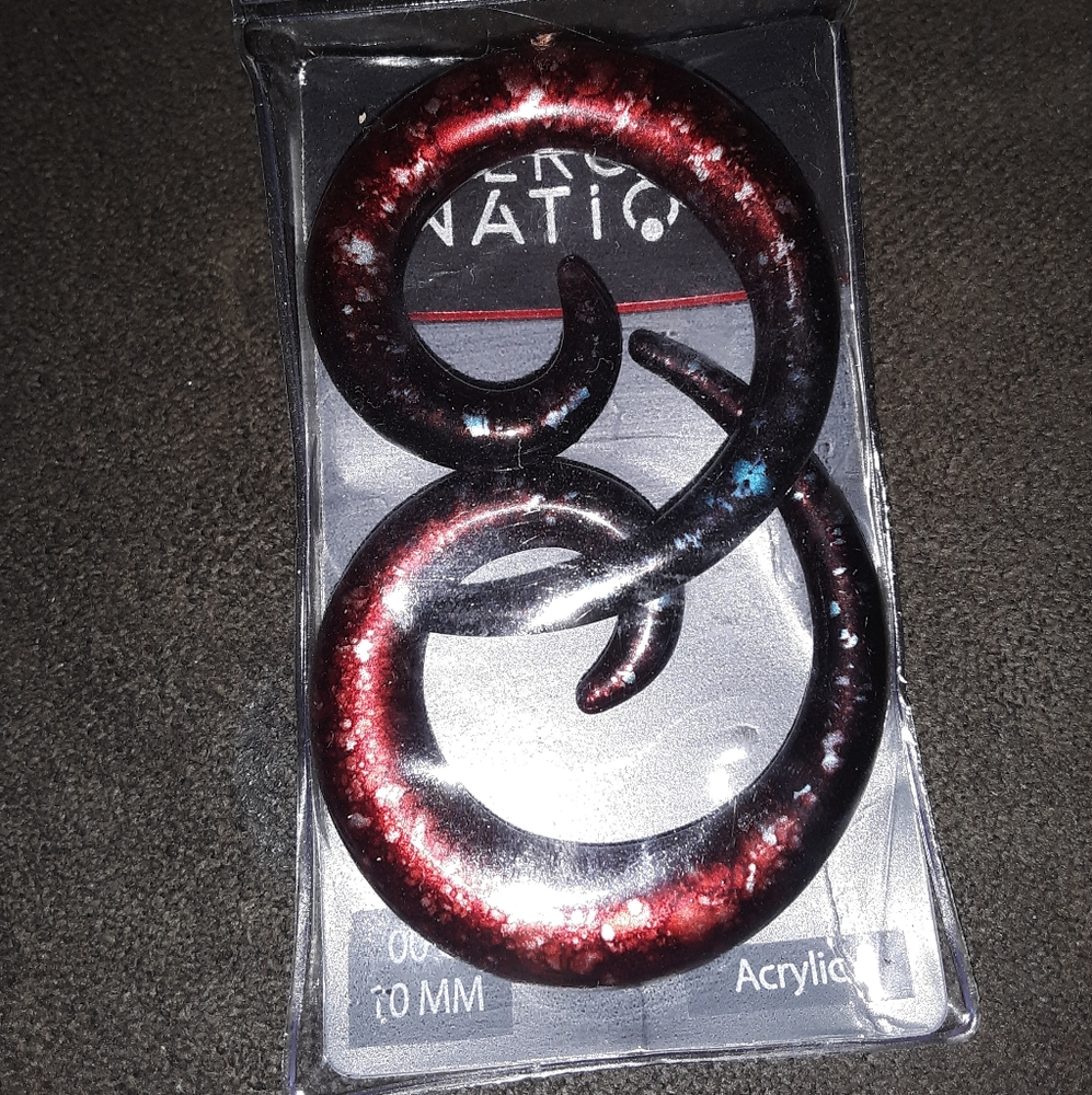 Size 00 acrylic tapers from Spencer's